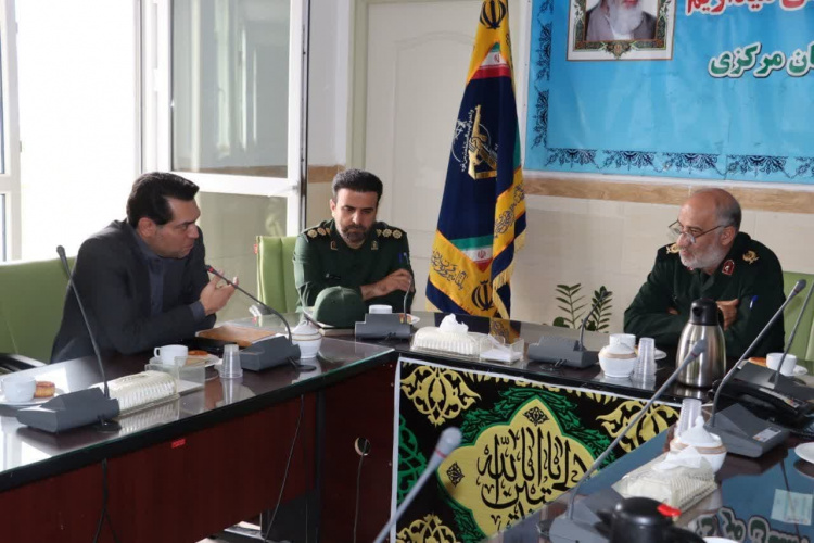 دیدار با فرمانده سپاه روح الله استان مرکزی به مناسبت سالروز تشکیل سپاه پاسداران انقلاب اسلامی