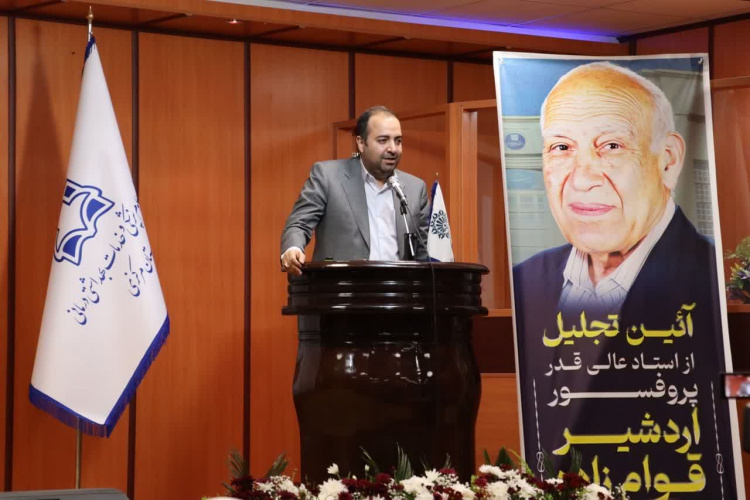 پروفسور قوامزاده الگوی علمی بزرگان و علما است