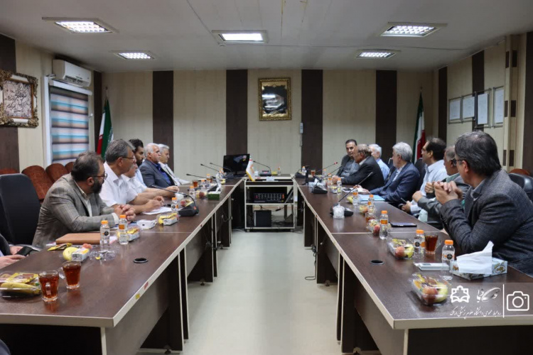 برگزاری نشست رئیس دانشگاه علوم پزشکی اراک با اعضای انجمن پیشگامان صنعت