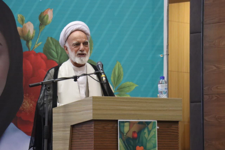 نماینده ولی‌فقیه در استان مرکزی: سلامت و امنیت، دو رکن سعادت جامعه هستند