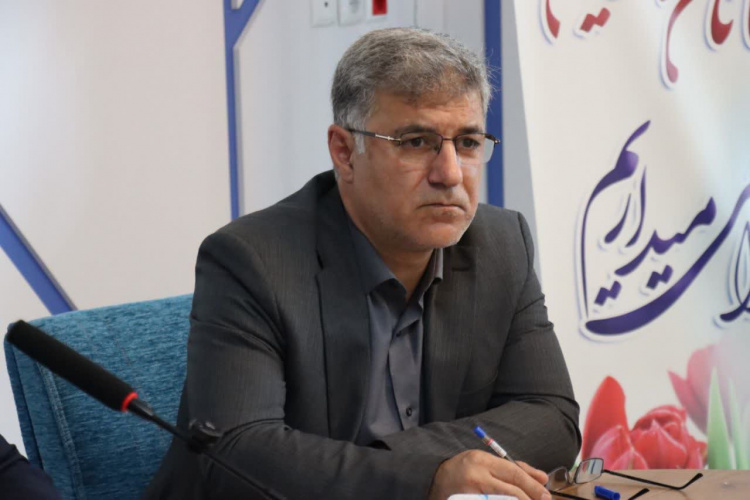 معاون استاندار مرکزی: با مشارکت نخبگان و جوانان، می‌توان در مسیر حل مشکلات دانشجویی گام‌های مؤثری برداشت