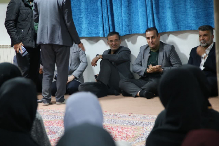 بازدید رئیس دانشگاه علوم پزشکی اراک و شهردار اراک از خوابگاه حضرت معصومه(س) به مناسبت روز دانشجو