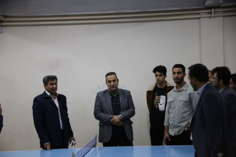 دیدار رئیس دانشگاه و شهردار اراک از خوابگاه پسرانه امام رضا(ع) به مناسبت روز دانشجو