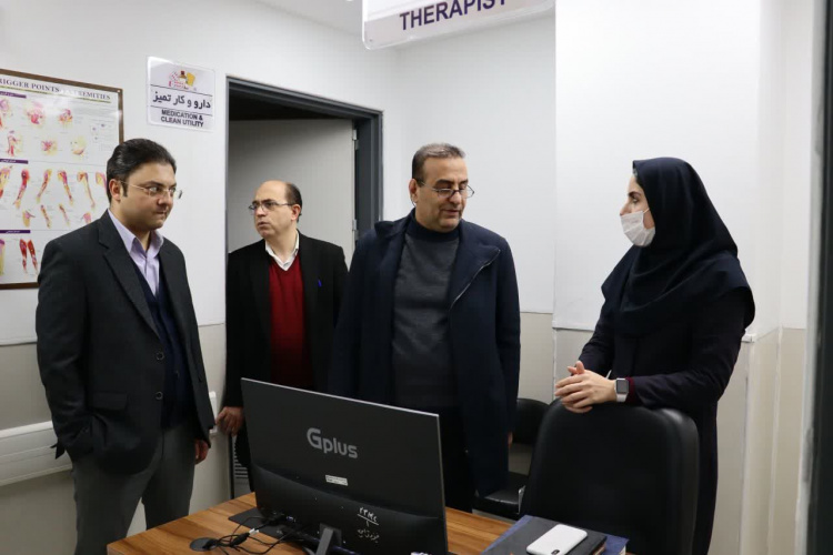 بازدید رئیس دانشگاه علوم پزشکی اراک از مرکز آموزشی‌ درمانی حضرت ولیعصر(عج)